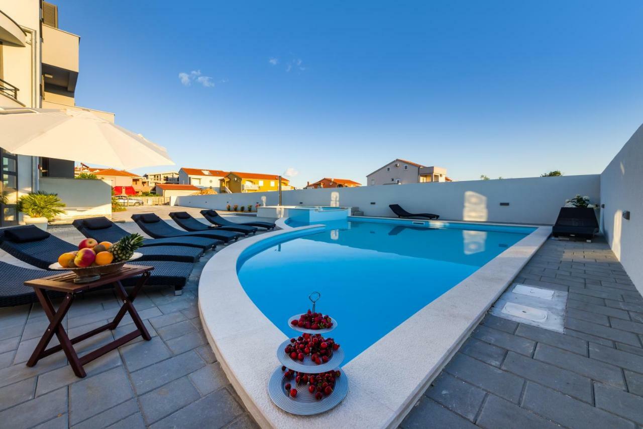 Apartments Menalo Затон Екстериор снимка