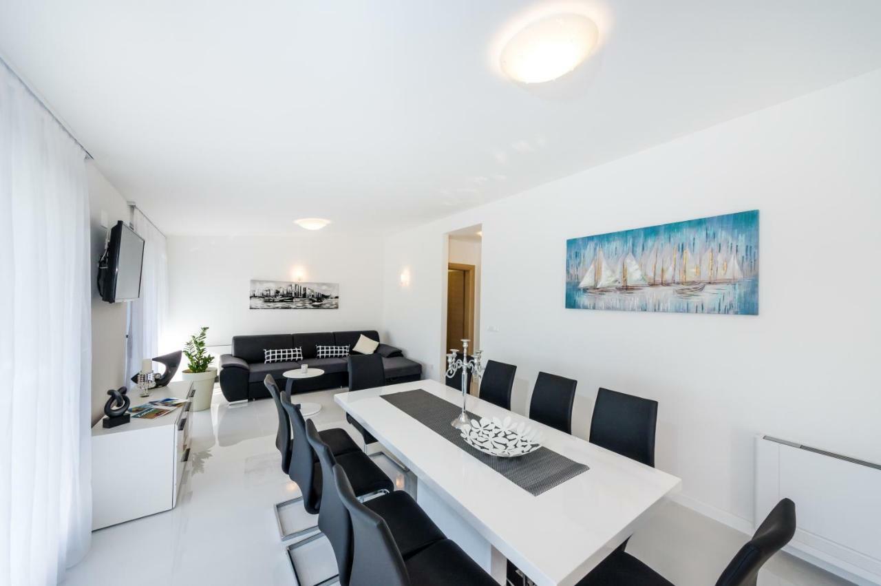 Apartments Menalo Затон Екстериор снимка