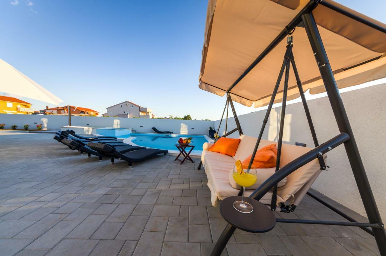 Apartments Menalo Затон Екстериор снимка