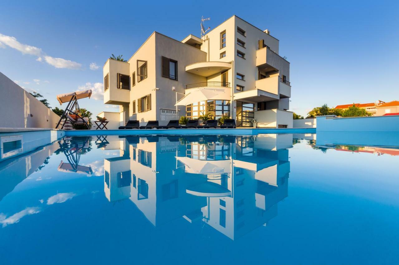 Apartments Menalo Затон Екстериор снимка