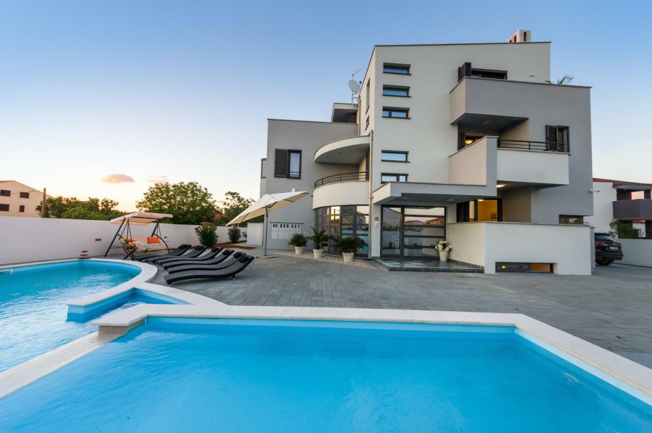 Apartments Menalo Затон Екстериор снимка