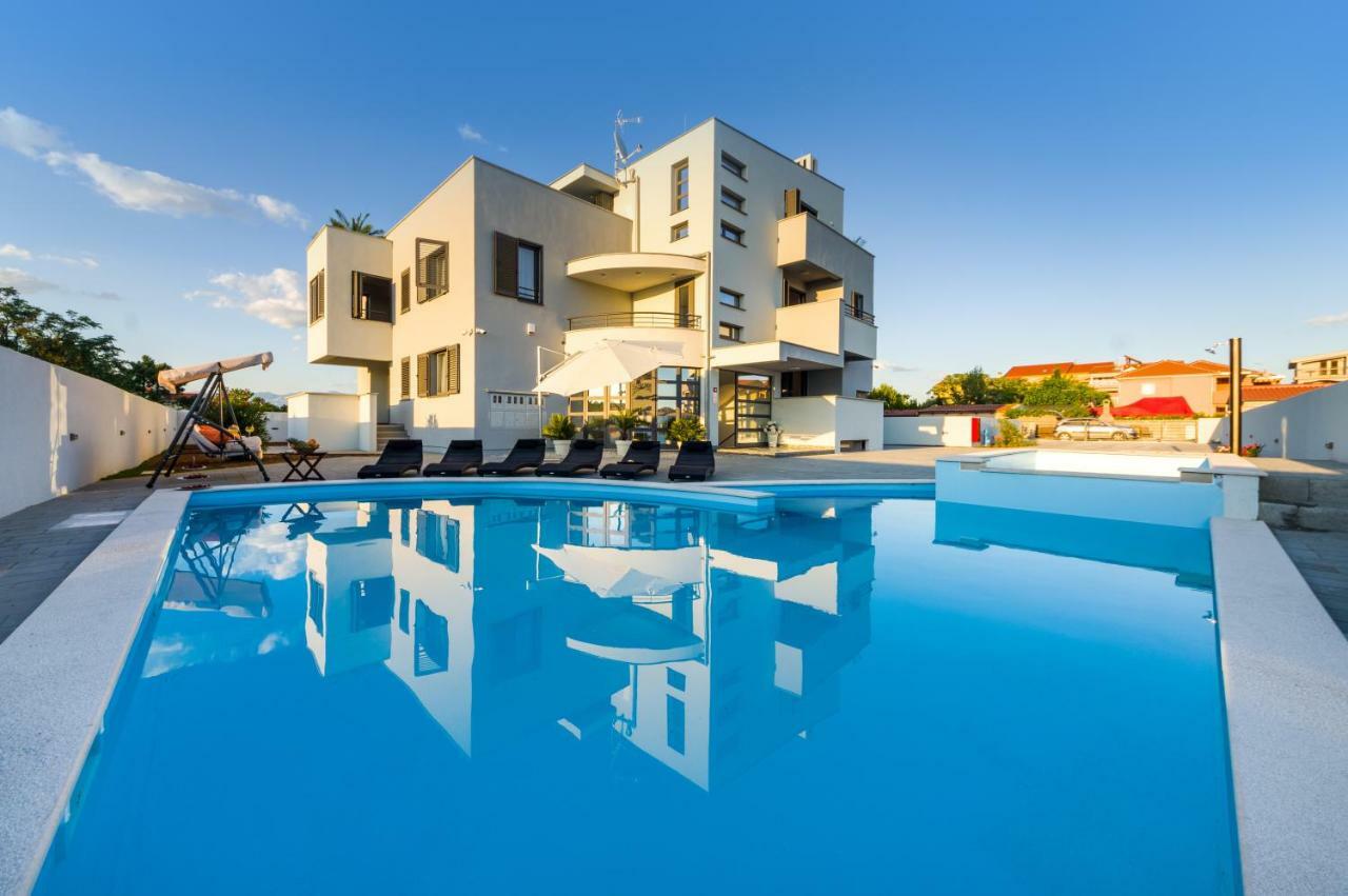 Apartments Menalo Затон Екстериор снимка